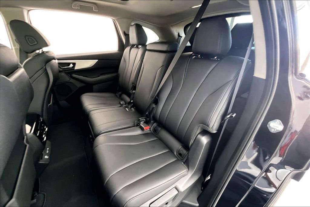 Certified 2025 Acura MDX SH-AWD image 33