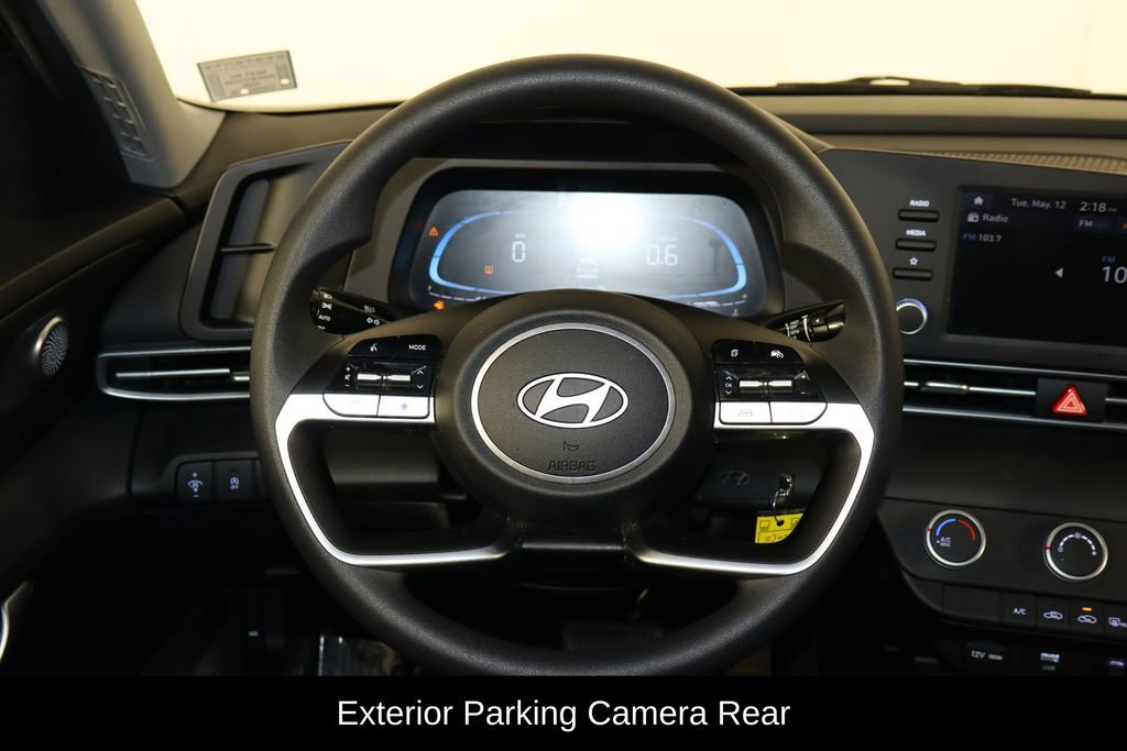 Used 2025 Hyundai Elantra SE FWD image 7