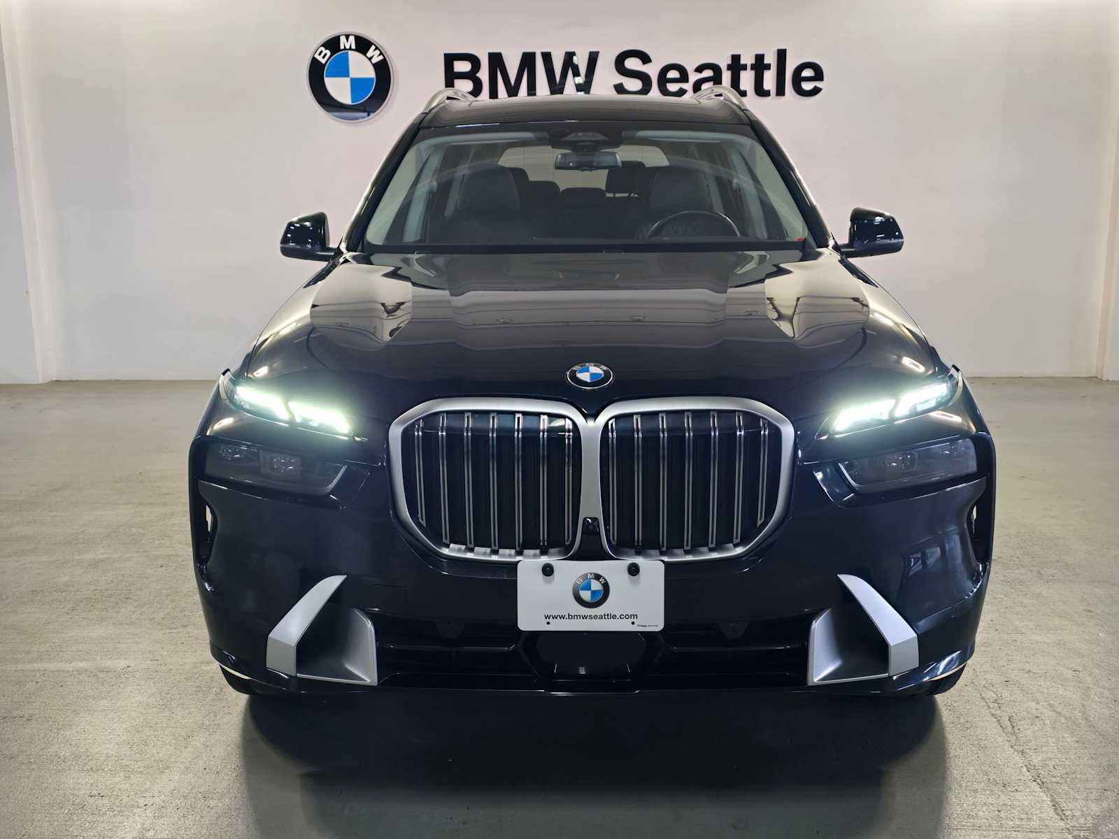 Used 2023 BMW X7 xDrive40i image 6