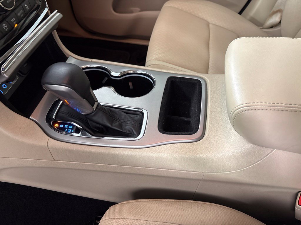 Used 2022 Jeep Grand Cherokee Laredo E RWD image 37