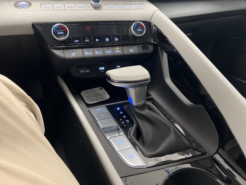 New 2026 Hyundai Elantra Limited FWD image 30