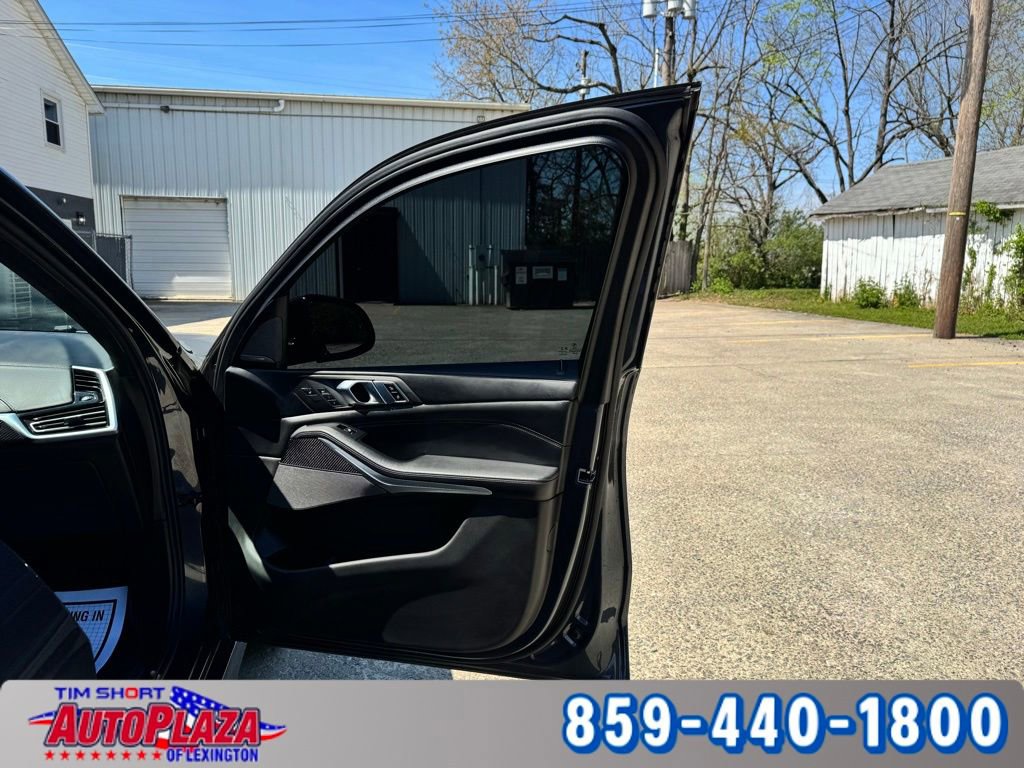 Used 2022 BMW X5 M50i w/ Executive Package image 48