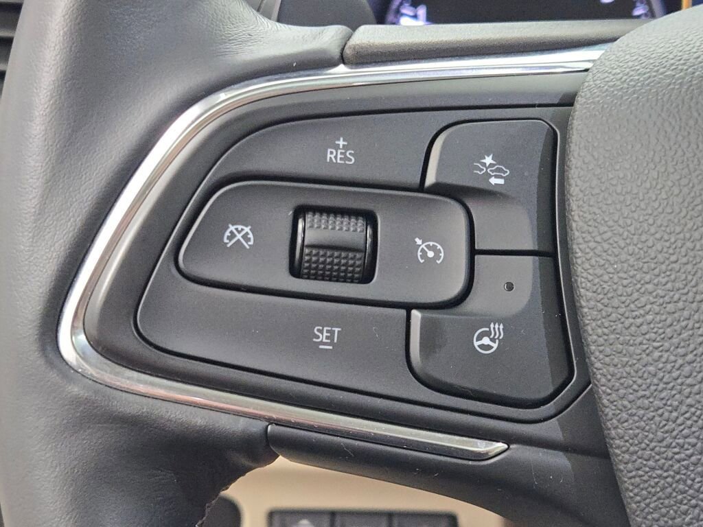 Used 2023 Buick Envision Avenir image 34