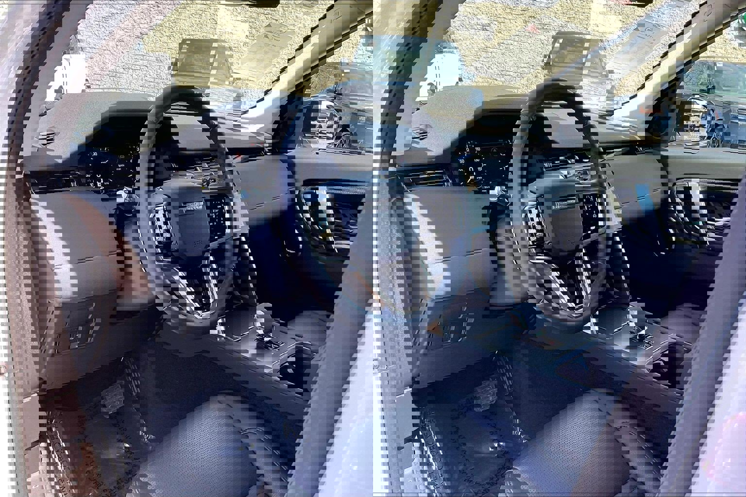 Certified 2025 Land Rover Discovery Sport S image 17