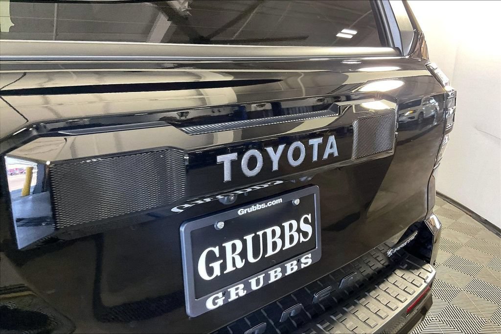 Used 2025 Toyota 4Runner Platinum AWD/4WD image 35