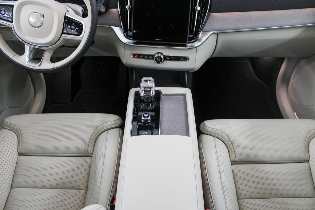 New 2026 Volvo XC90 B6 Ultra w/ Protection Package AWD/4WD image 23