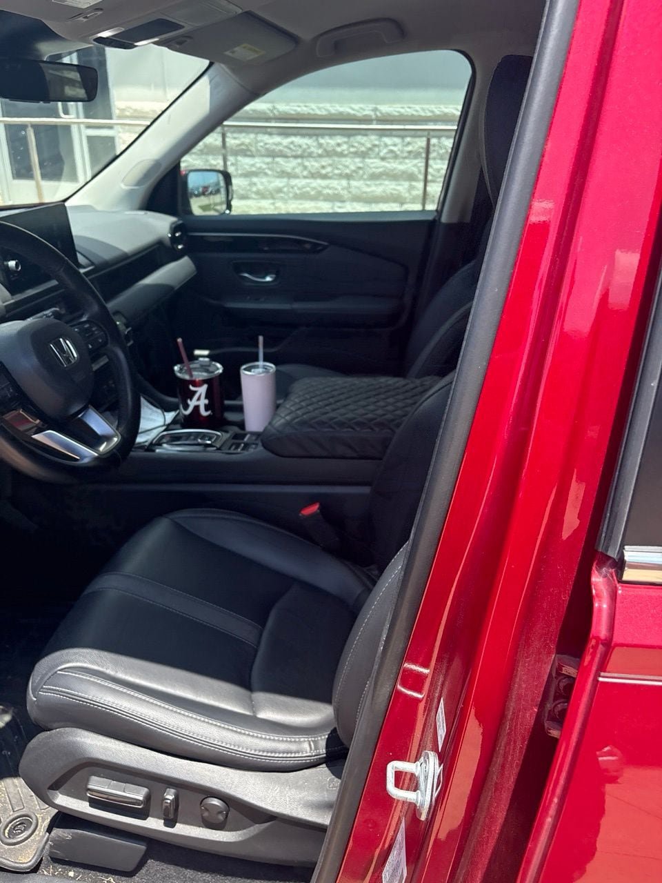 Used 2025 Honda Pilot EX-L image 6
