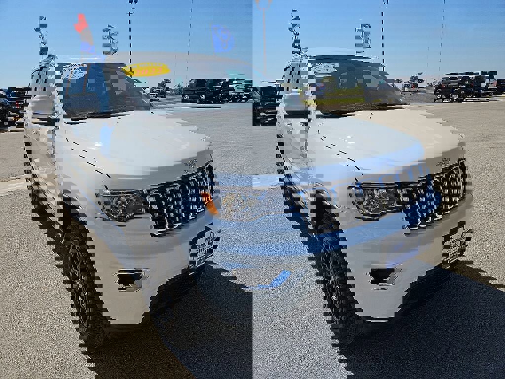 Used 2022 Jeep Grand Cherokee Laredo E image 11