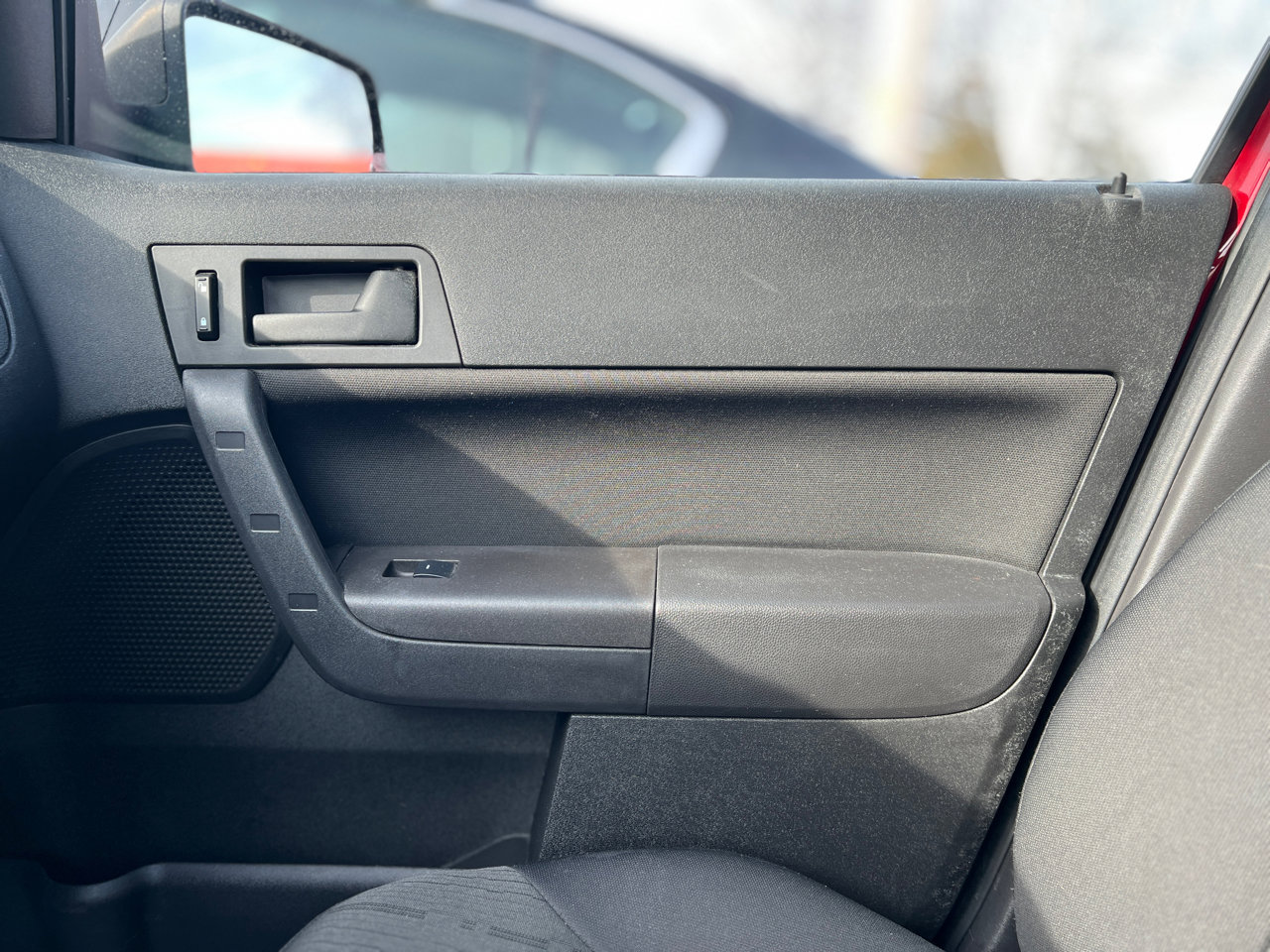 Used 2010 Ford Focus SE image 27