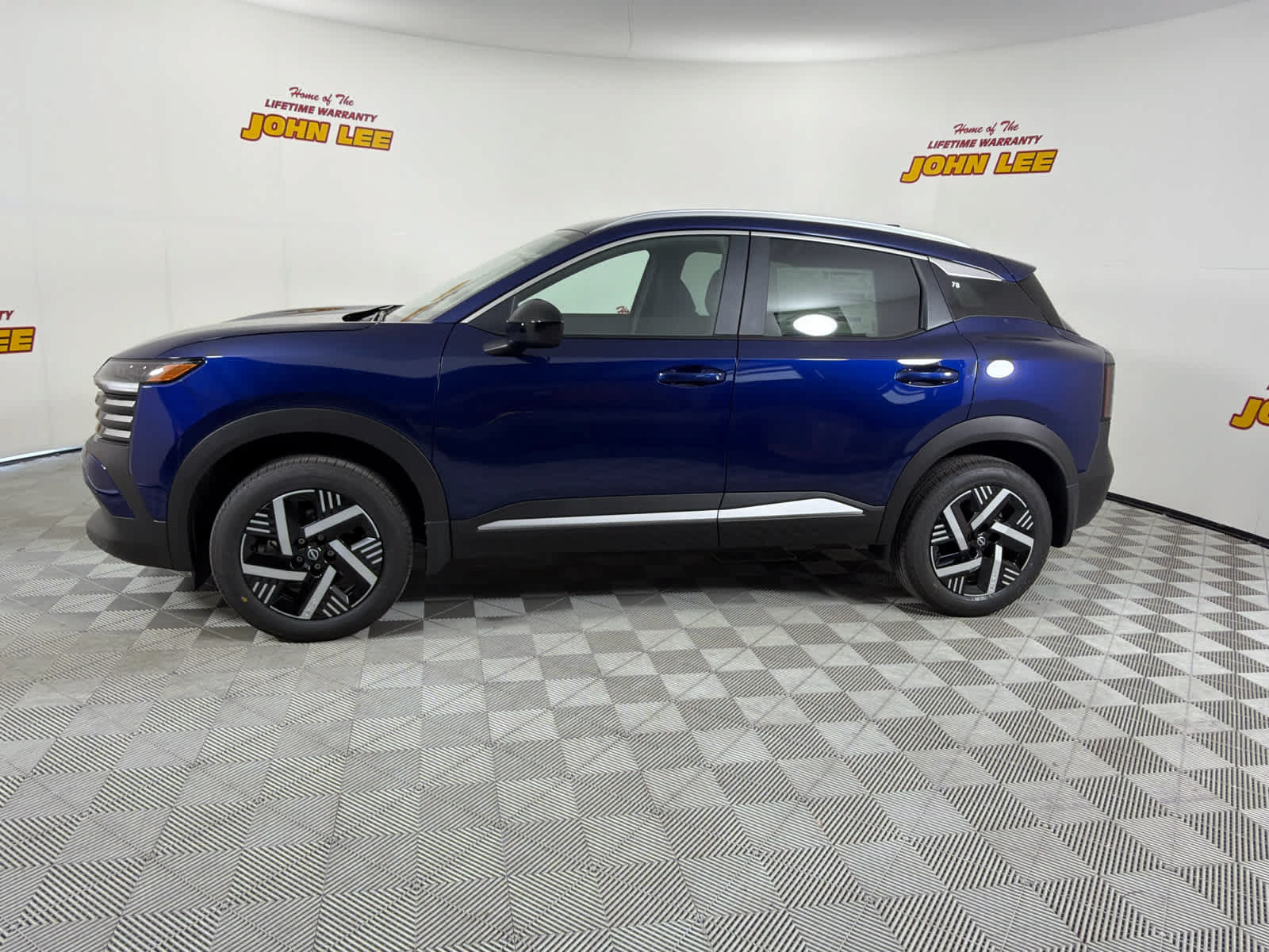 New 2026 Nissan Kicks SV w/ SV Premium Package FWD image 2