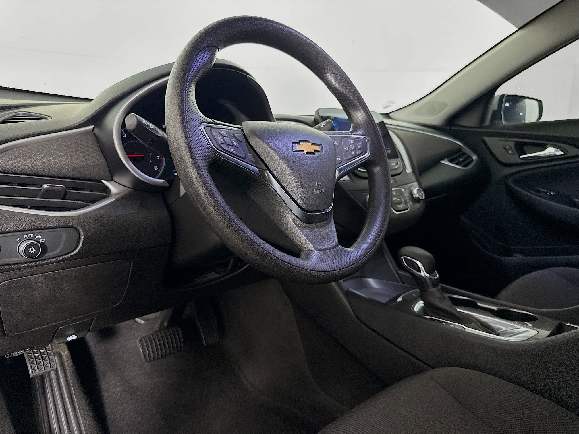 Used 2021 Chevrolet Malibu LS image 22