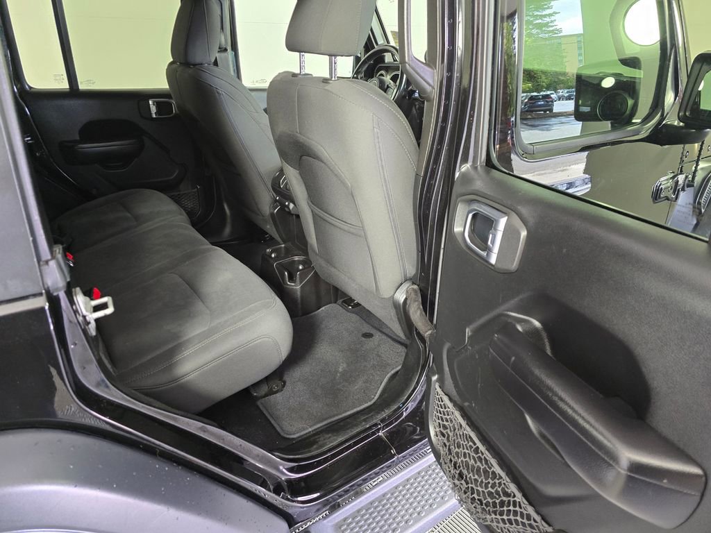 Used 2018 Jeep Wrangler Unlimited Sport S AWD/4WD image 13