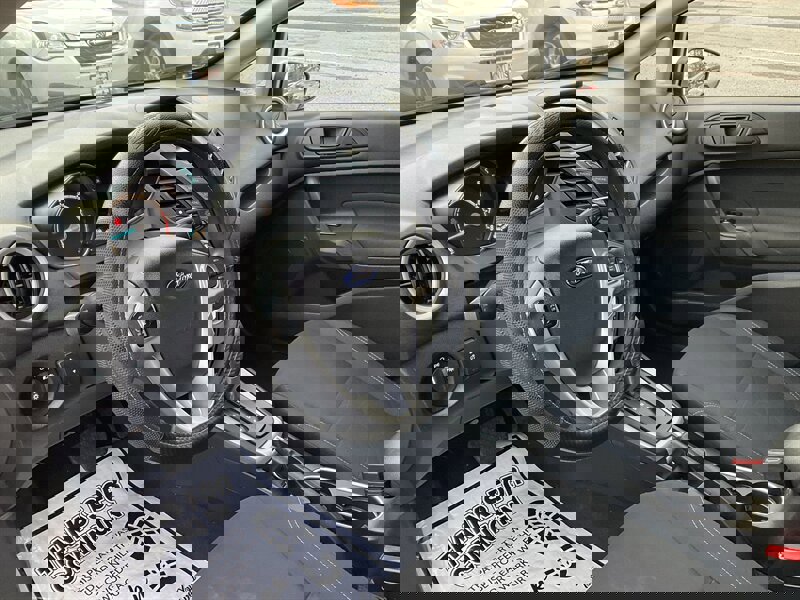 Used 2019 Ford Fiesta SE image 17