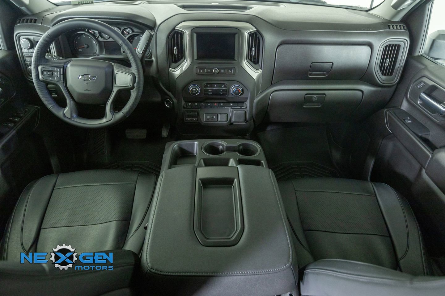 Used 2025 Chevrolet Silverado 2500 Custom w/ Custom Value Package AWD/4WD image 29