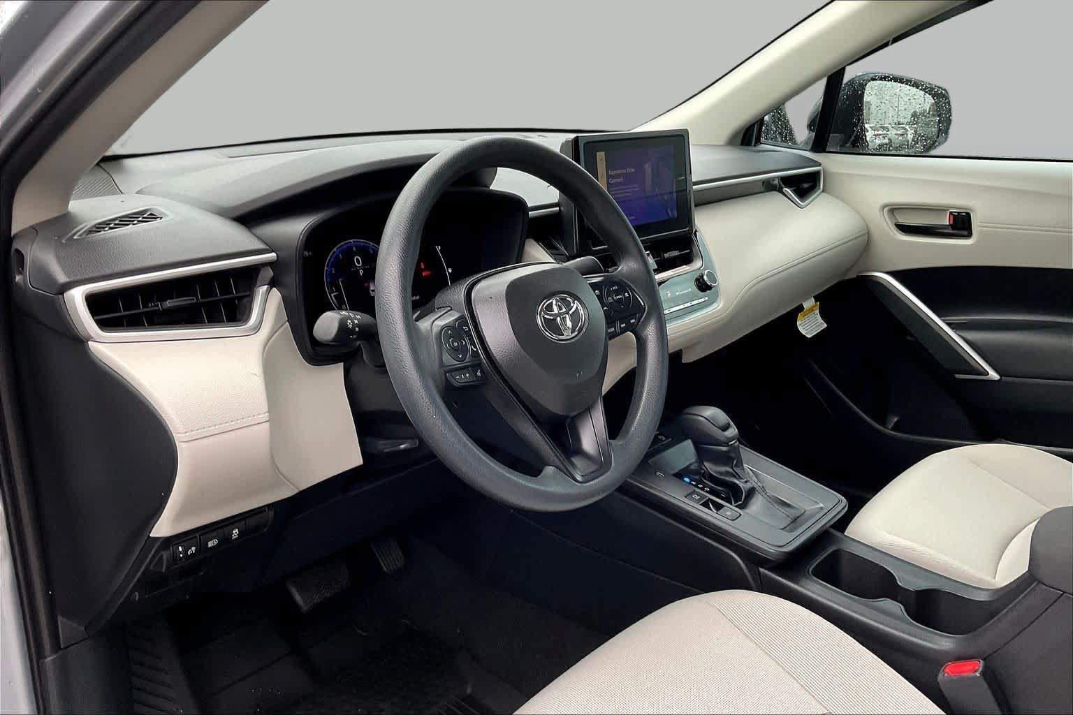 Used 2026 Toyota Corolla Cross L FWD image 17
