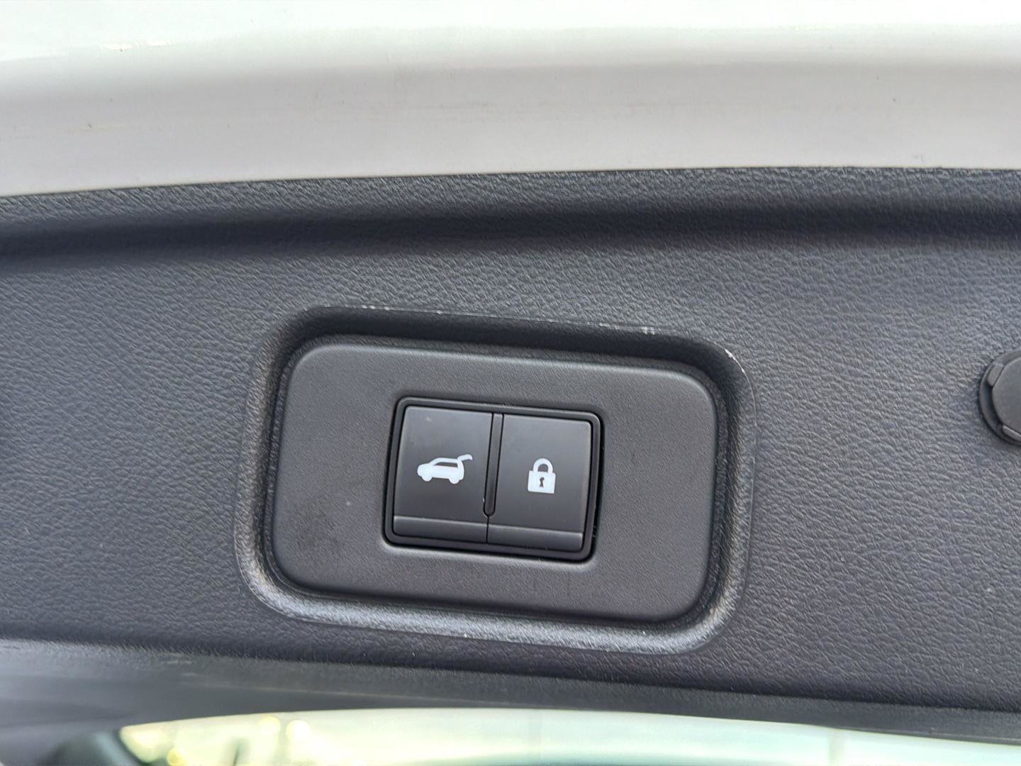 Used 2025 Nissan Pathfinder SV AWD/4WD image 35
