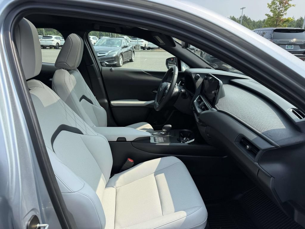 Used 2025 Lexus UX 300h AWD w/ Accessory Package (Z1) image 15