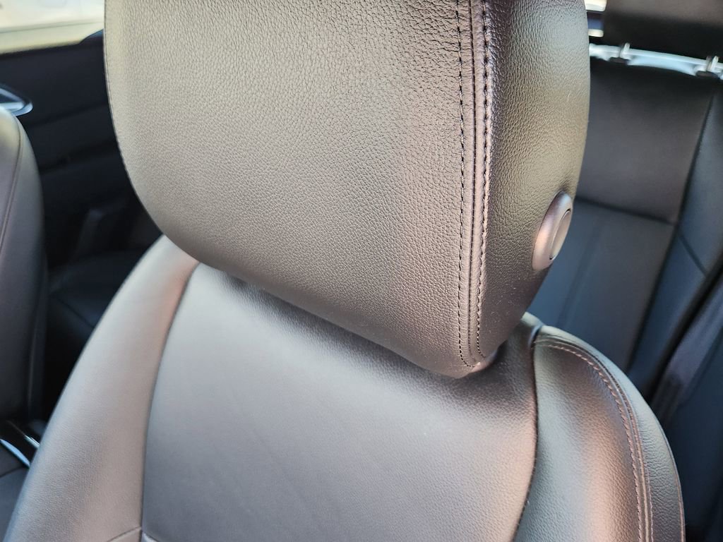 Used 2025 Land Rover Range Rover Velar Dynamic SE image 6