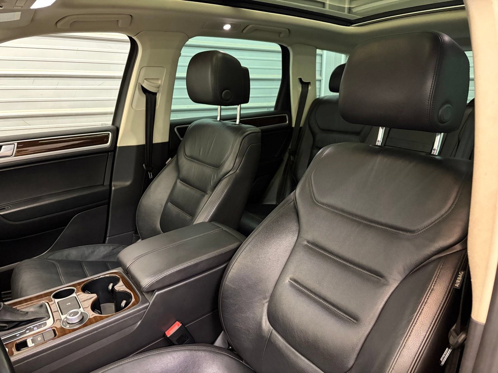 Used 2015 Volkswagen Touareg TDI AWD/4WD image 9