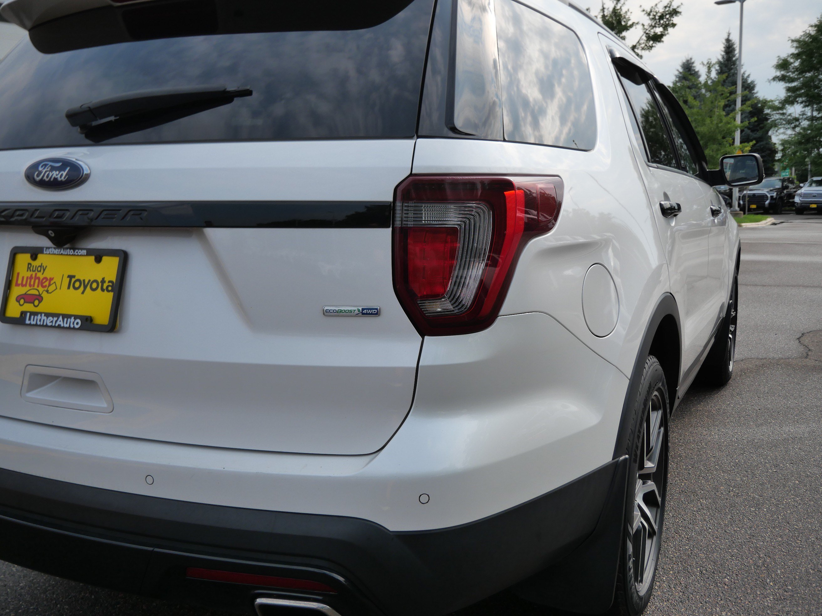 Used 2016 Ford Explorer Sport AWD/4WD image 17