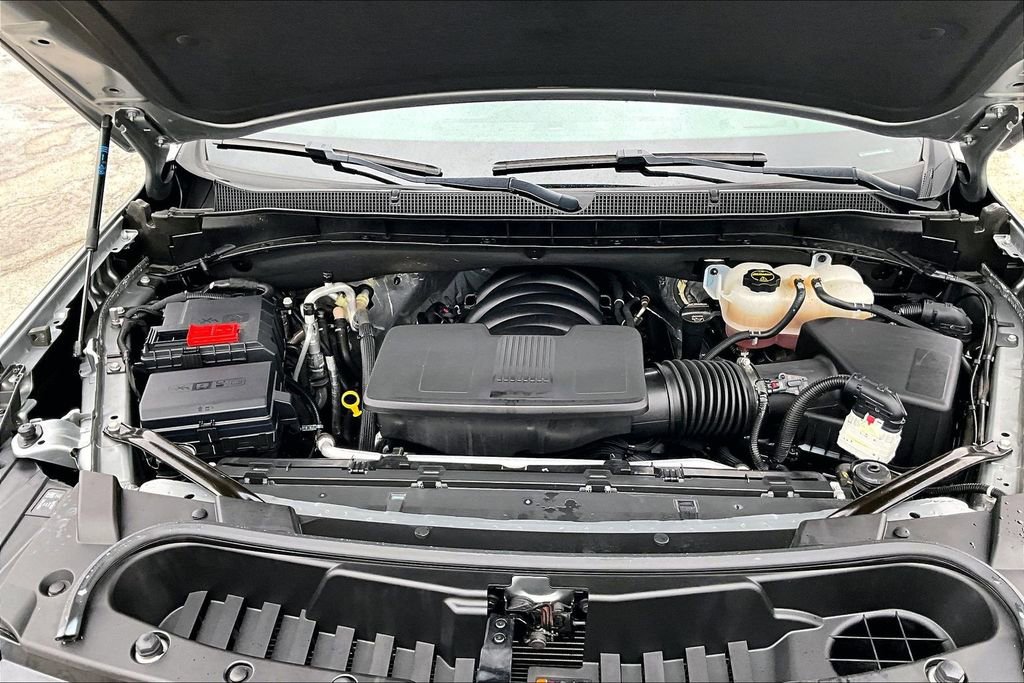 Used 2024 Chevrolet Suburban Premier image 30