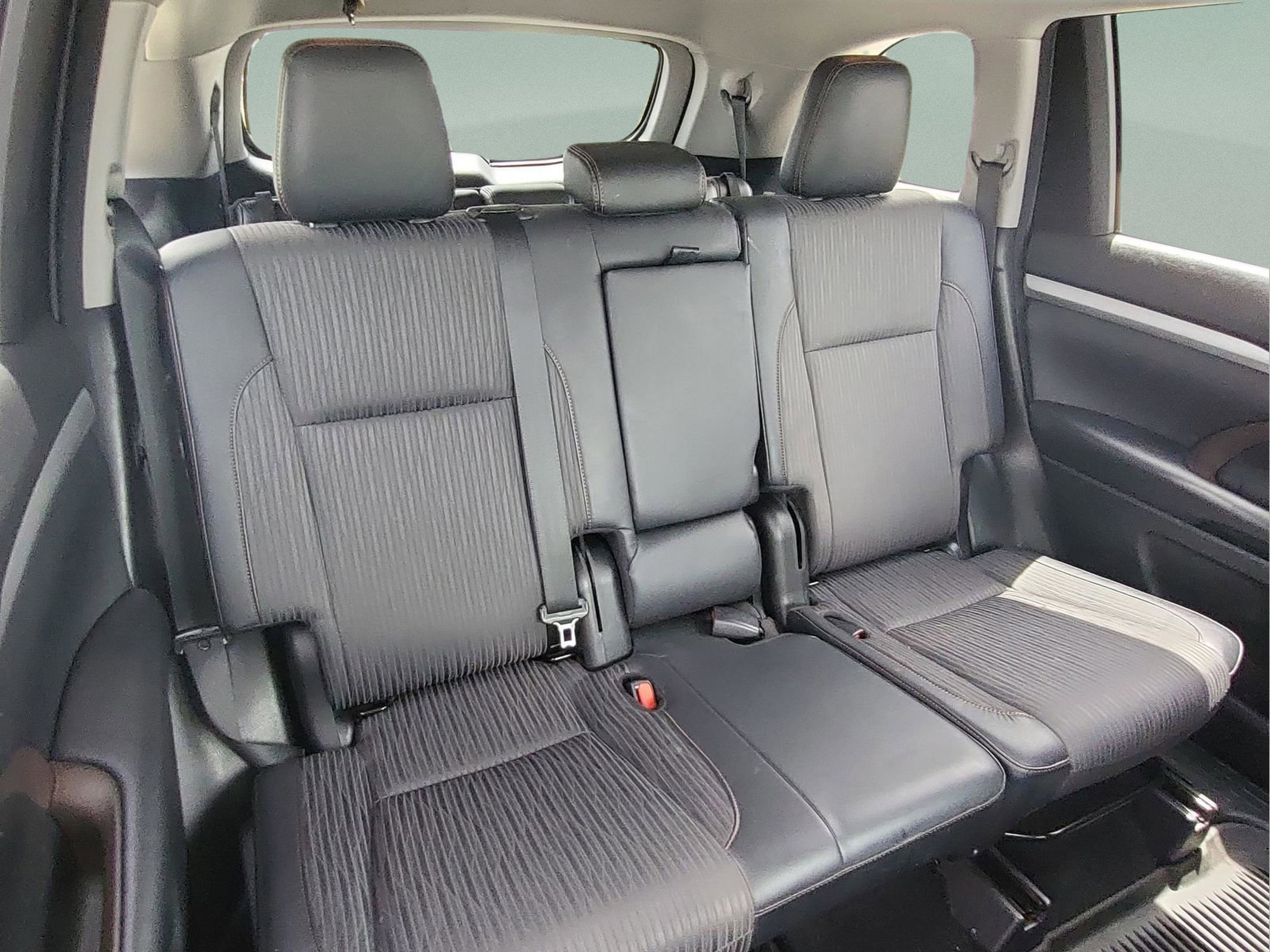 Used 2018 Toyota Highlander Plus AWD/4WD image 18