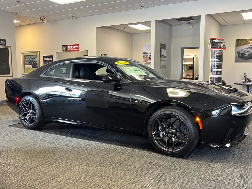 Used 2024 Dodge Charger R/T w/ Plus Group image 5