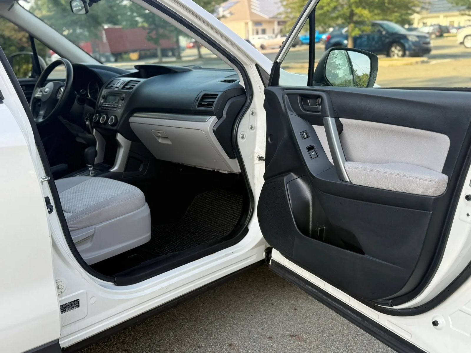 Used 2014 Subaru Forester 2.5i AWD/4WD image 20