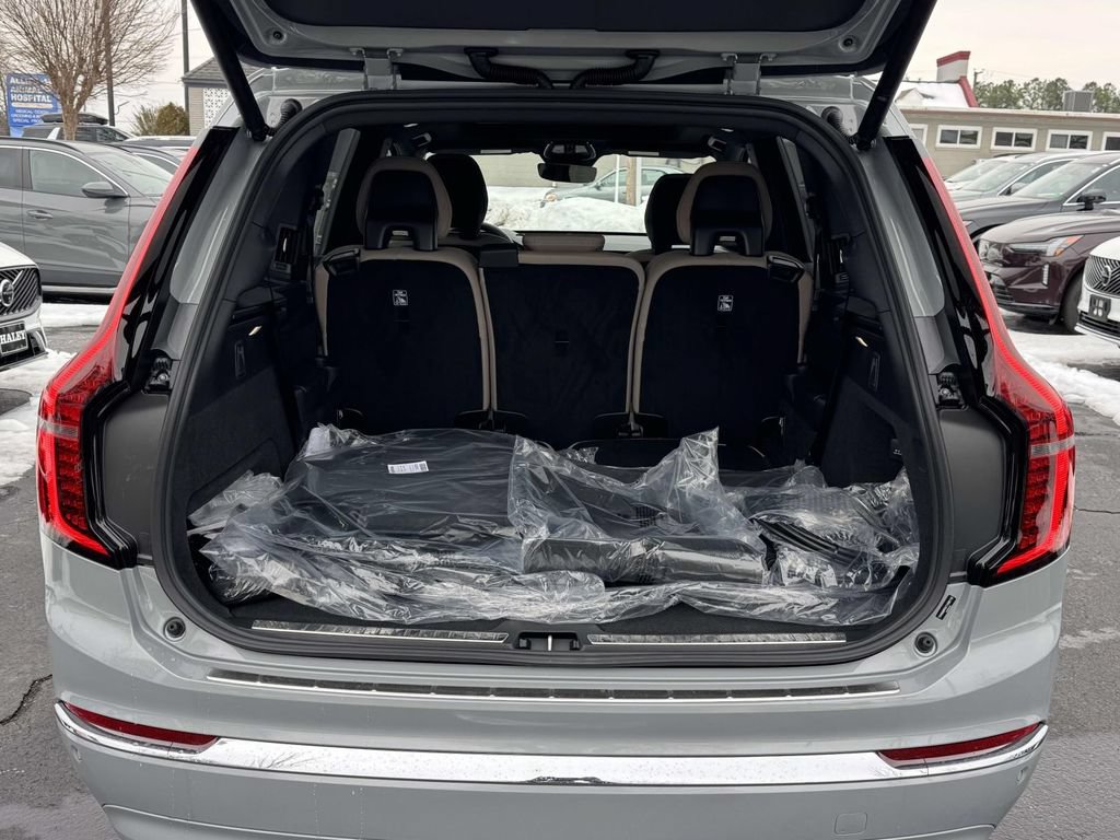 New 2026 Volvo XC90 T8 Plus w/ Protection Package Premier AWD/4WD image 14
