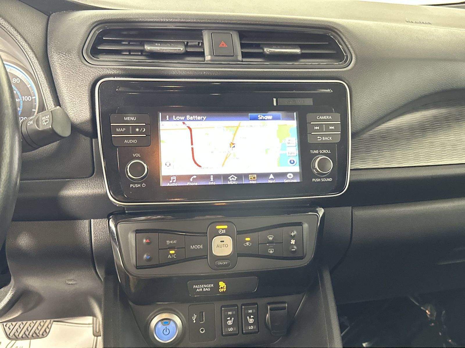 Used 2019 Nissan Leaf SV w/ SV Technology Package image 25