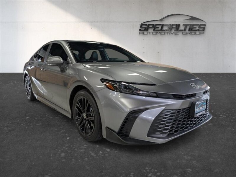 Used 2025 Toyota Camry SE w/ Convenience Package