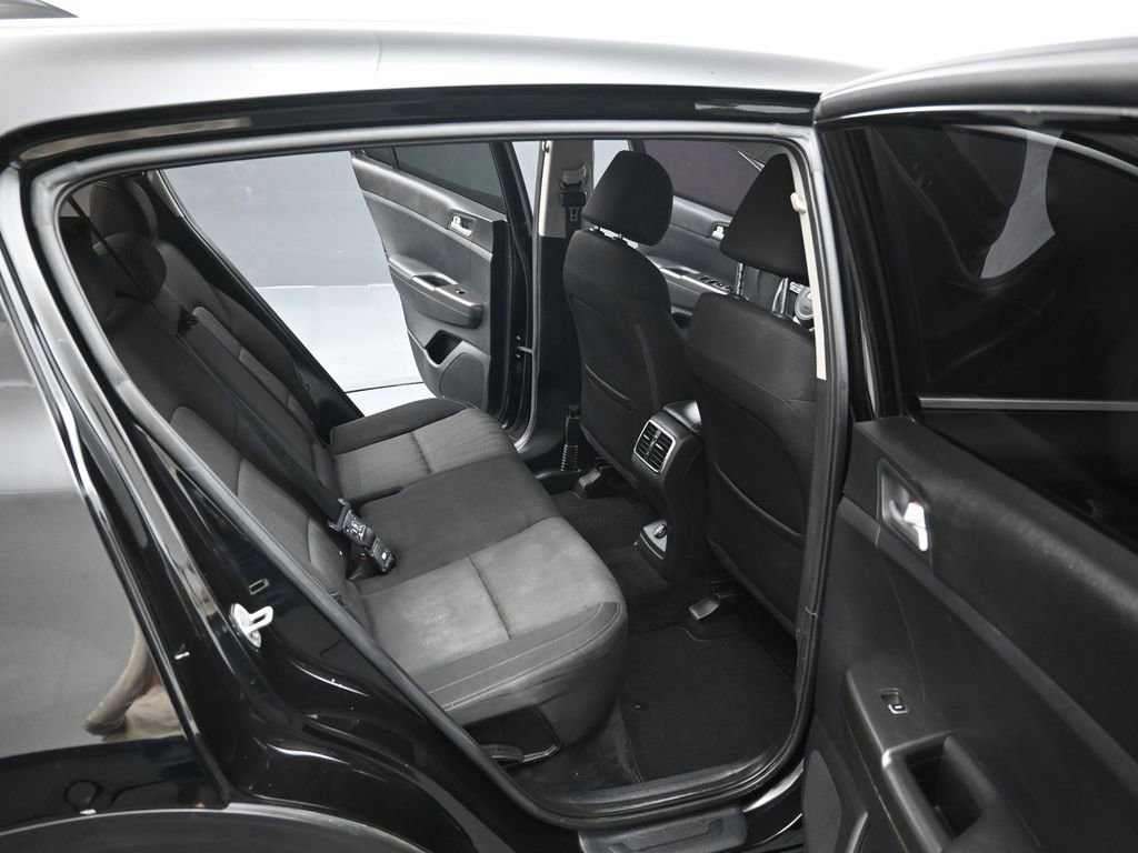 Used 2022 Kia Sportage LX image 28