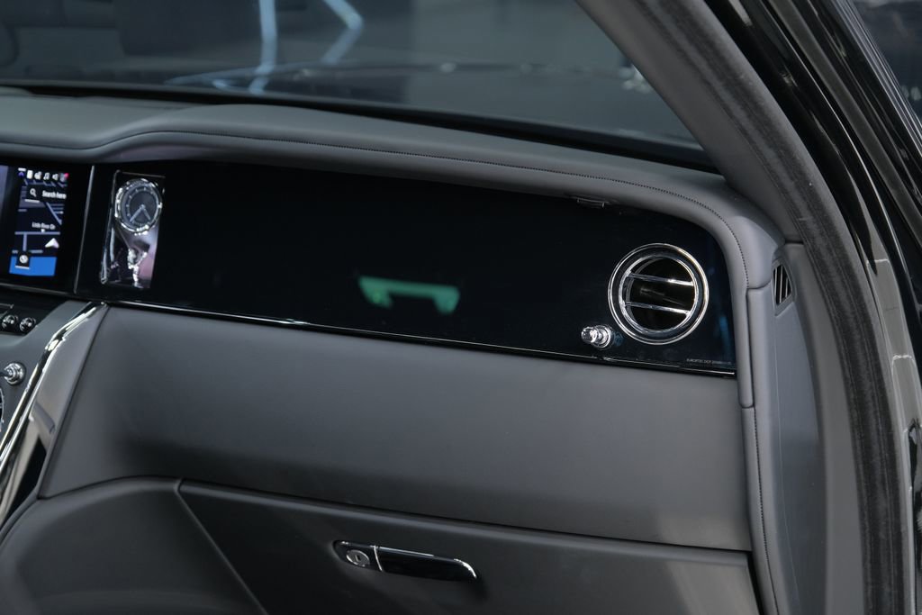 Used 2026 Rolls-Royce Cullinan image 43