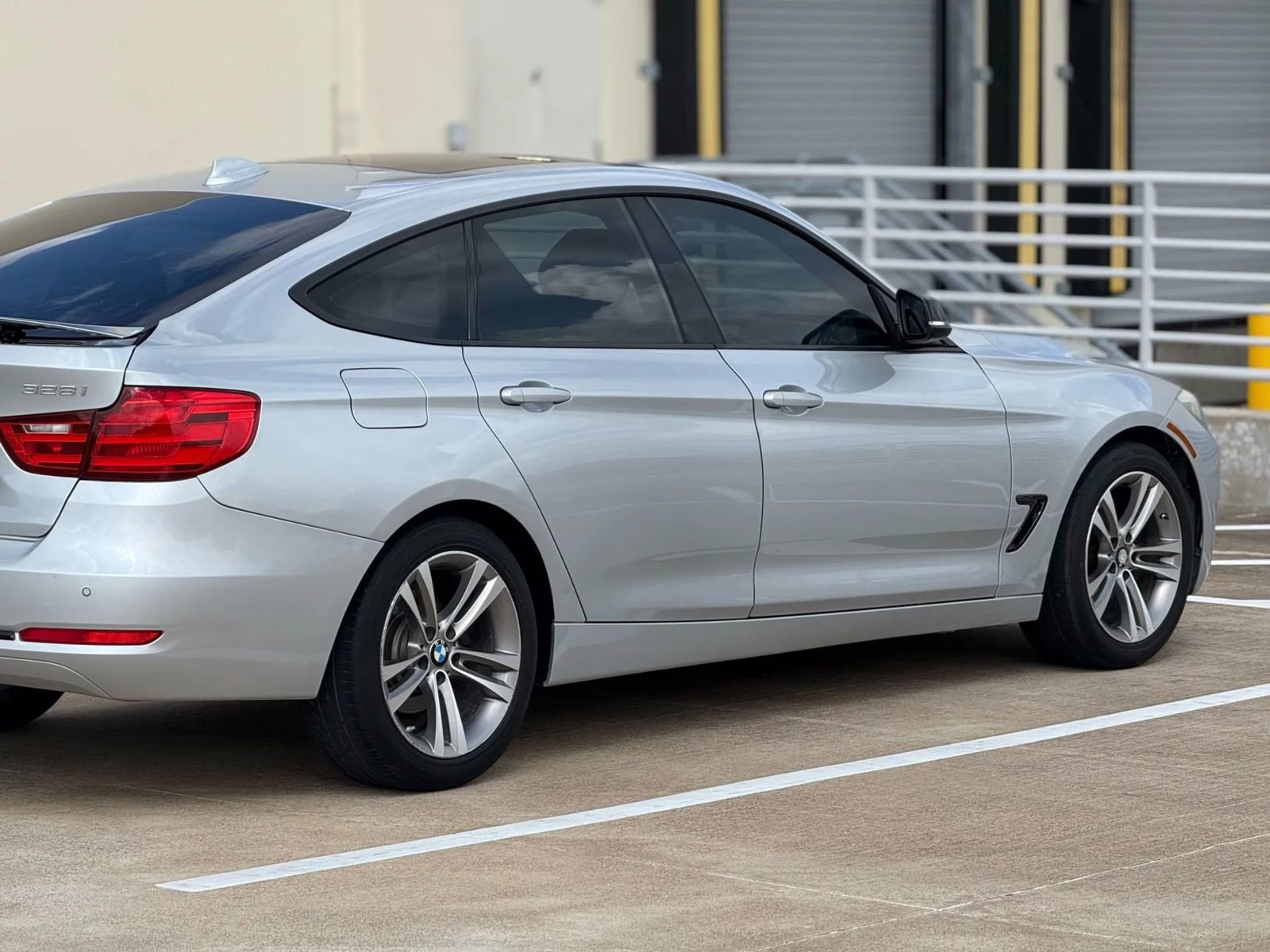Used 2015 BMW 328i Gran Turismo xDrive image 8