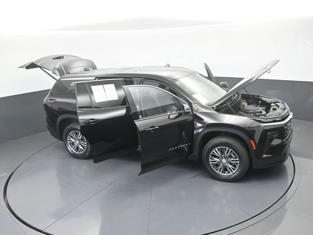 Used 2024 Chevrolet Traverse LS image 78