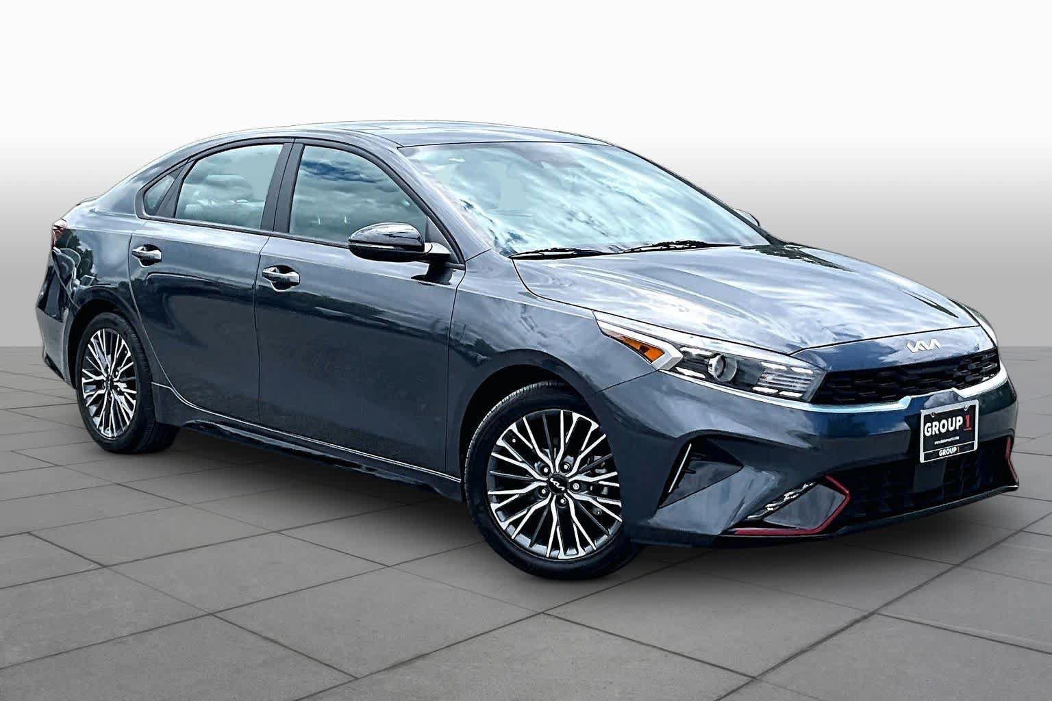 Used 2023 Kia Forte GT-Line w/ GT-Line Premium Package FWD image 3