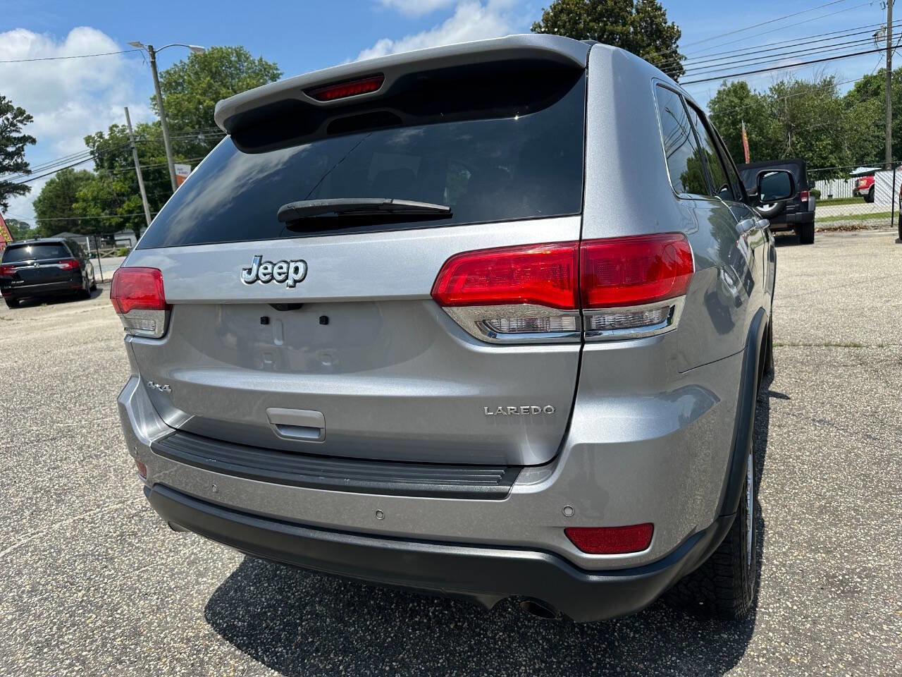 Used 2019 Jeep Grand Cherokee Laredo image 18