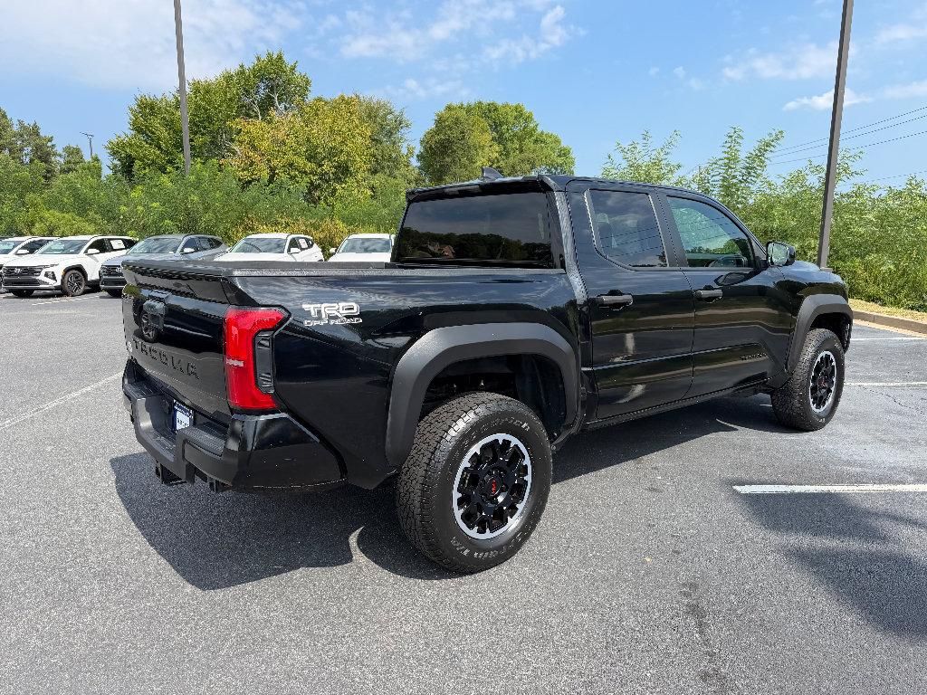 Used 2024 Toyota Tacoma TRD Off-Road AWD/4WD image 7