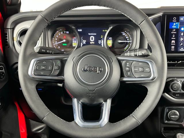 Used 2025 Jeep Wrangler Unlimited Sahara image 13