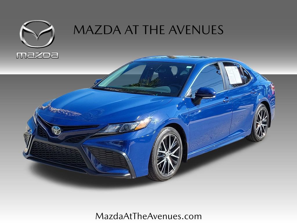 Used 2023 Toyota Camry SE w/ Cold Weather Package image 1
