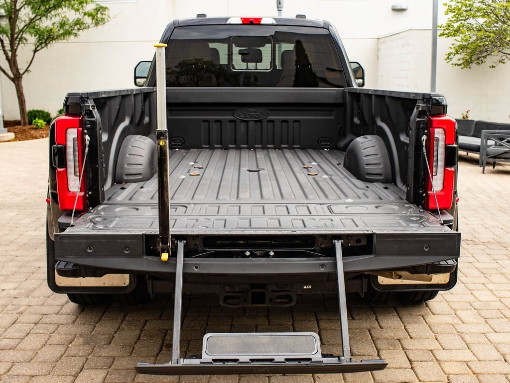Used 2023 Ford F350 Platinum AWD/4WD image 22