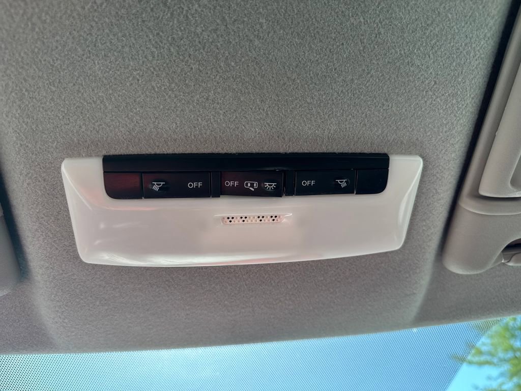 Used 2019 Nissan Kicks SV image 35