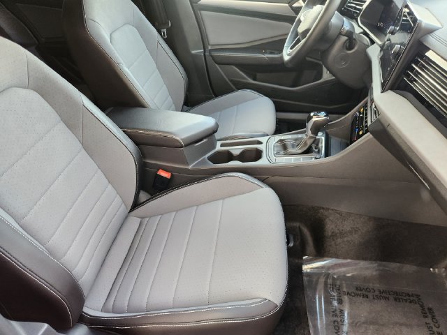 Used 2026 Volkswagen Jetta SE FWD image 20