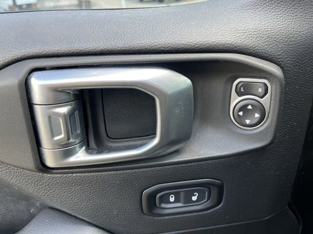 Used 2021 Jeep Wrangler Unlimited Sahara AWD/4WD image 13