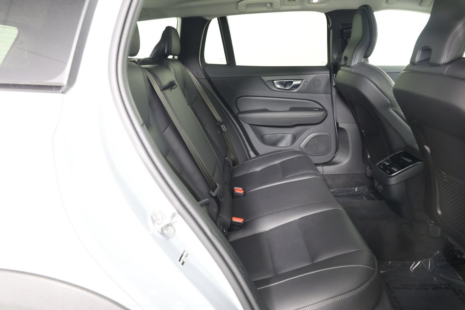 Certified 2025 Volvo V60 B5 Cross Country Ultra AWD/4WD image 30