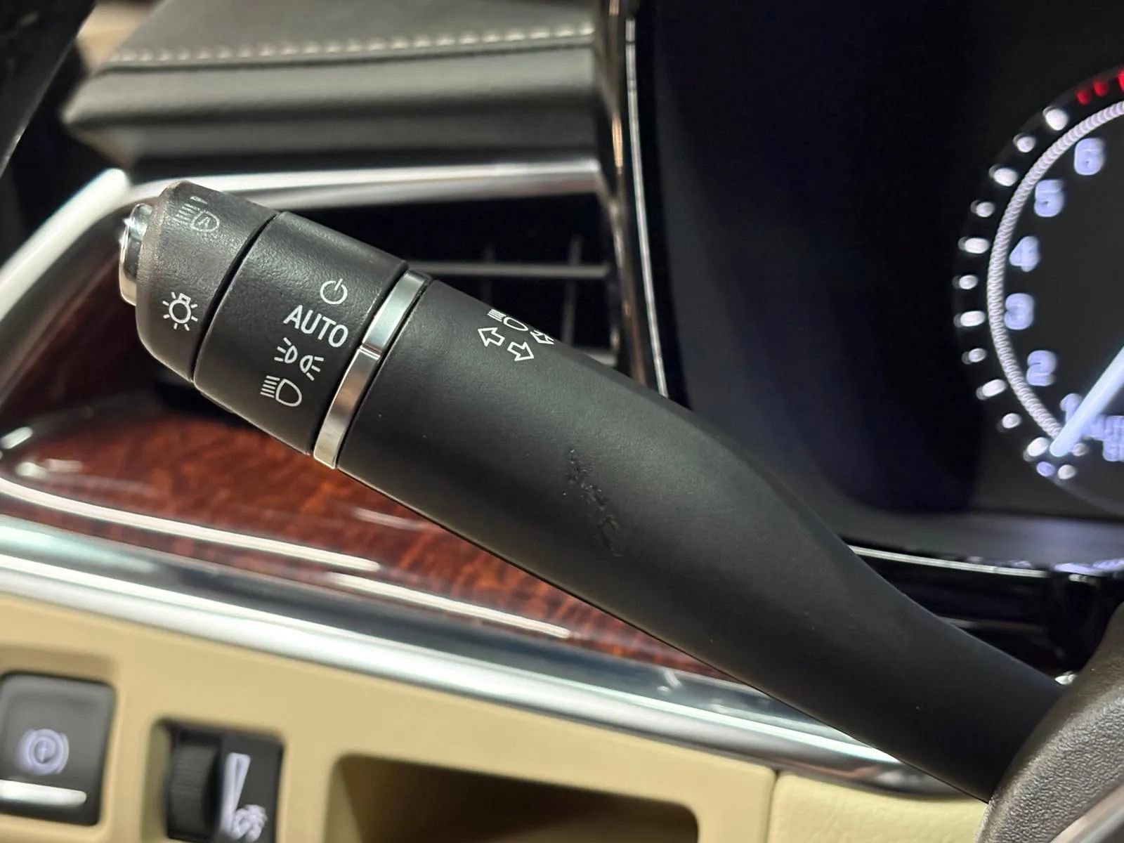 Used 2019 Cadillac XT5 Luxury image 39