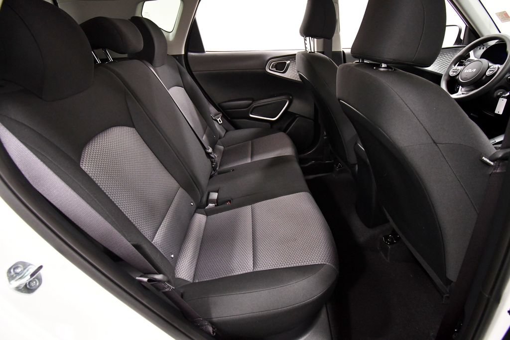 Certified 2025 Kia Soul LX w/ LX Technology Package FWD image 16
