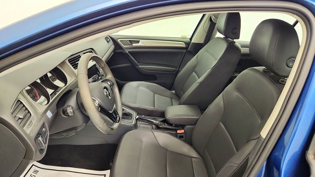 Used 2015 Volkswagen Golf TDI S FWD image 19