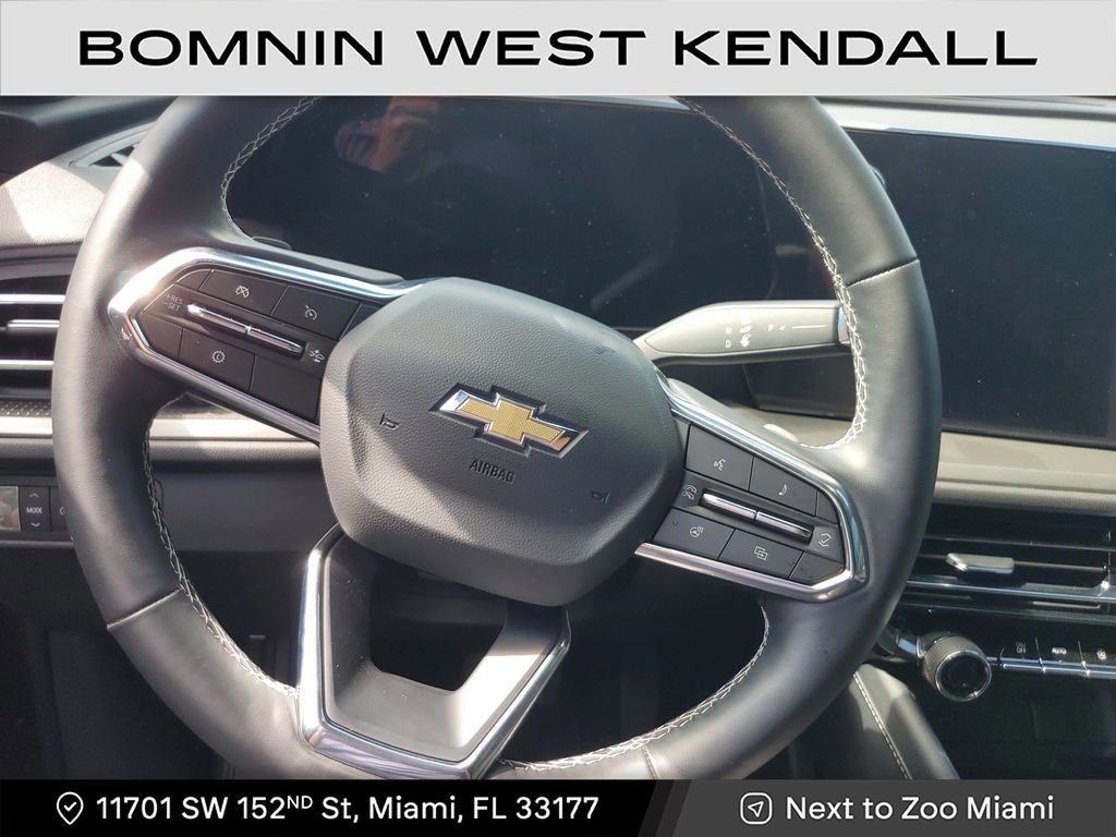 Used 2025 Chevrolet Traverse LT w/ Driver Confidence Package image 27