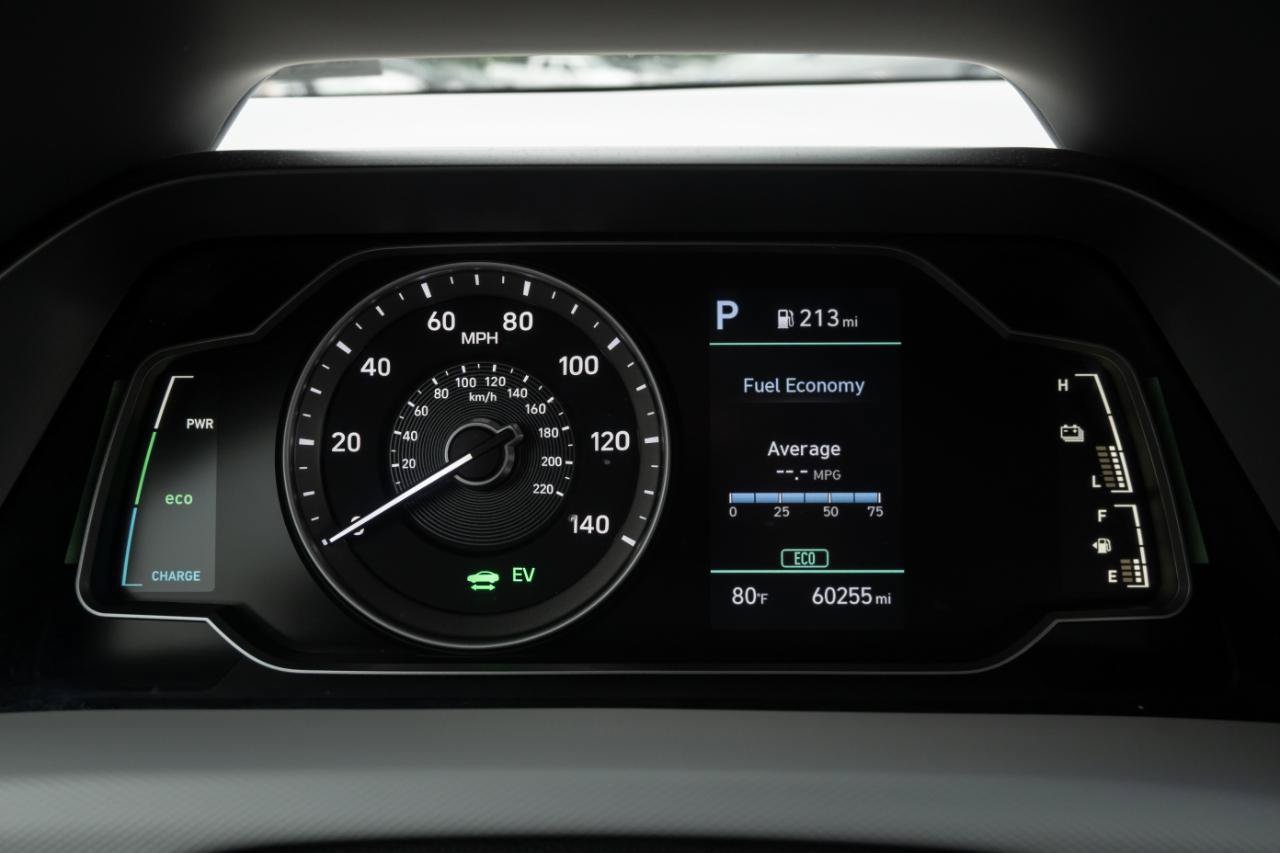 Used 2020 Hyundai Ioniq Blue FWD image 3